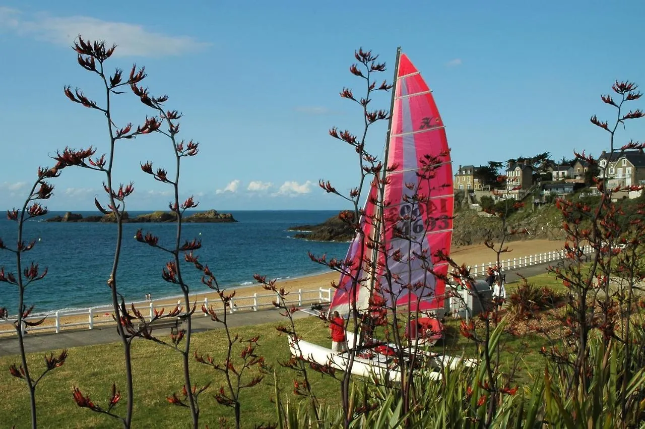 Les Grands Pins - Plage Du Val A 80 M - St Malo Rotheneuf Saint-Malo Apartment
