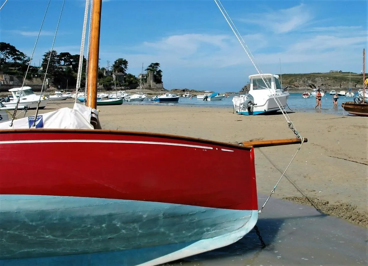 Les Grands Pins - Plage Du Val A 80 M - St Malo Rotheneuf Saint-Malo 0*,