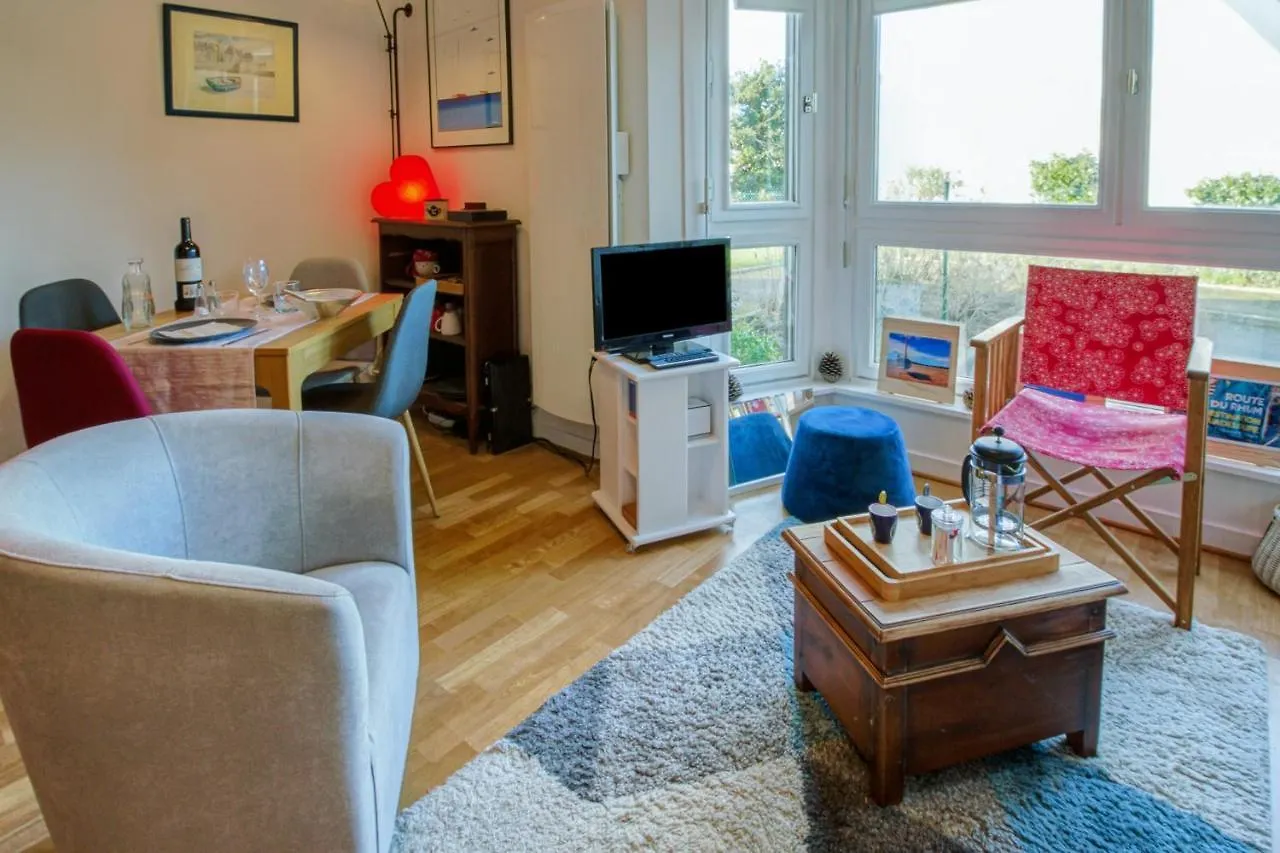 Apartment Les Grands Pins - Plage Du Val A 80 M - St Malo Rotheneuf Saint-Malo France