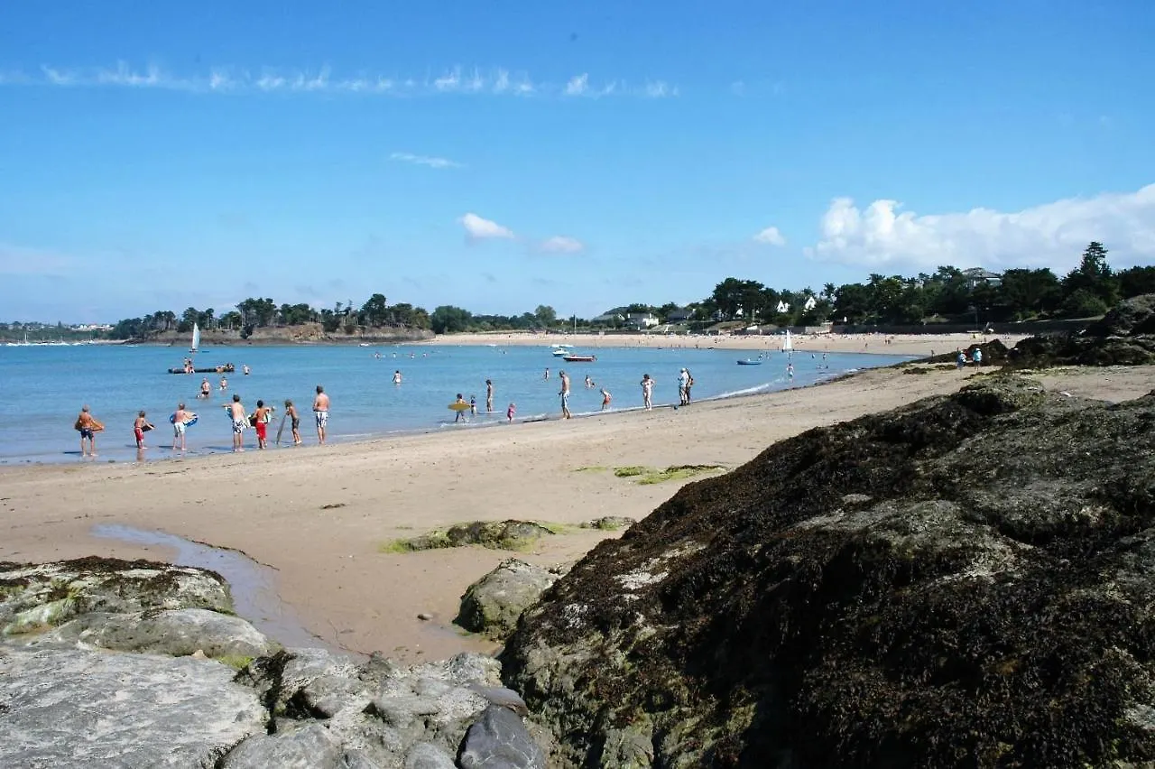 Apartment Les Grands Pins - Plage Du Val A 80 M - St Malo Rotheneuf Saint-Malo