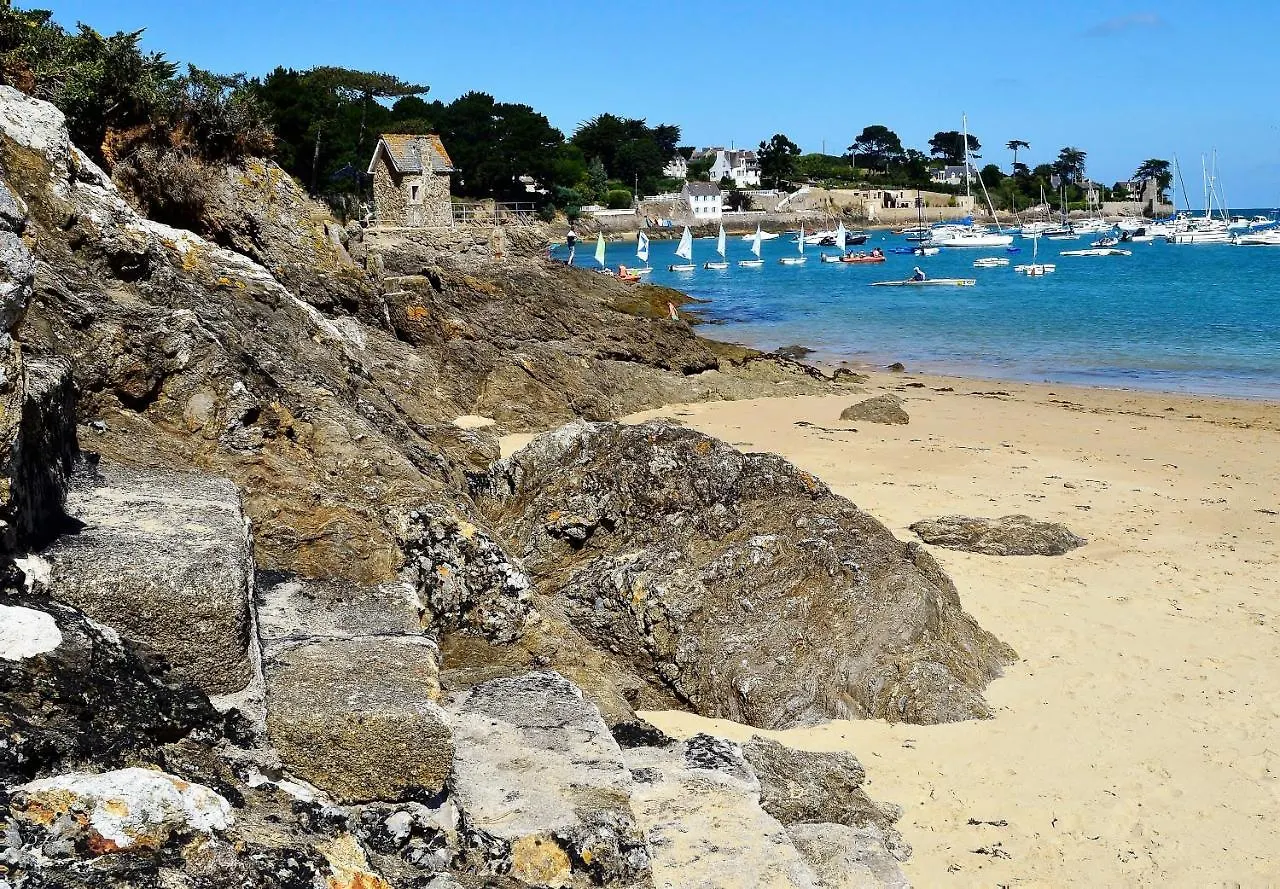 Apartment Les Grands Pins - Plage Du Val A 80 M - St Malo Rotheneuf Saint-Malo France