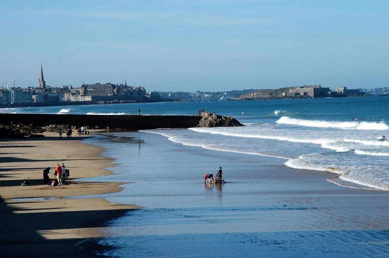 Les Grands Pins - Plage Du Val A 80 M - St Malo Rotheneuf Saint-Malo France