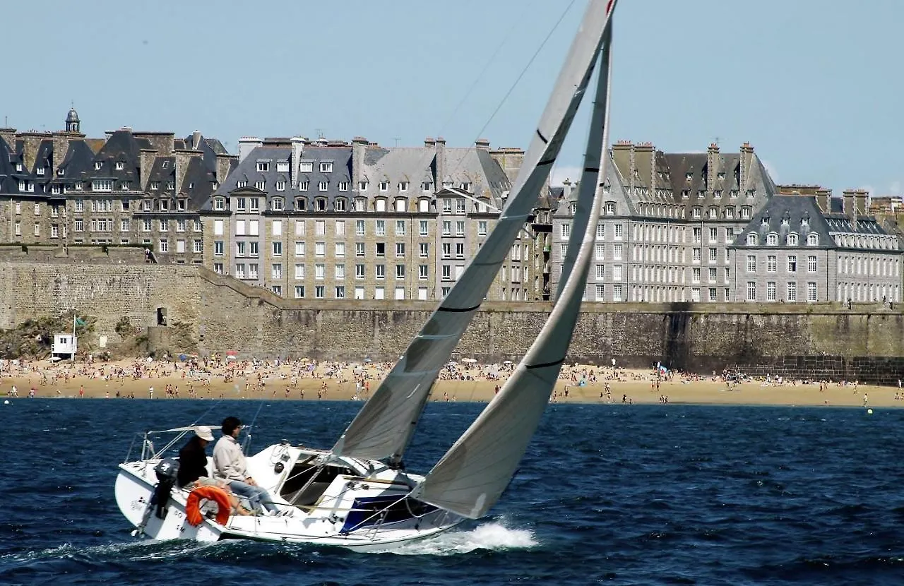 Les Grands Pins - Plage Du Val A 80 M - St Malo Rotheneuf Saint-Malo Apartment